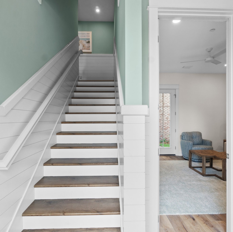 Cottage 13 - Entryway