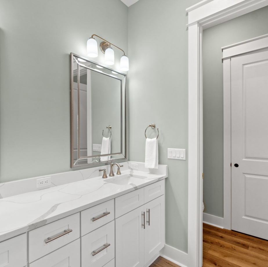 Cottage 13 - Primary Suite A Bath 2