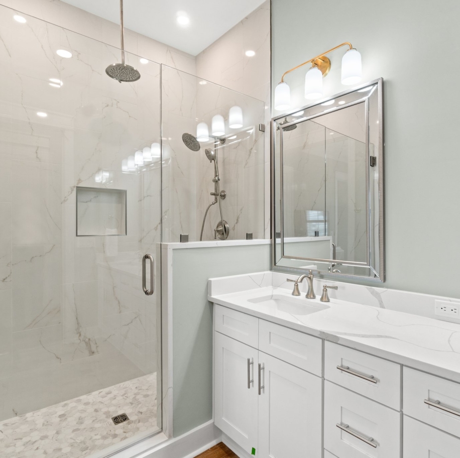 Cottage 13 - Primary Suite A Shower