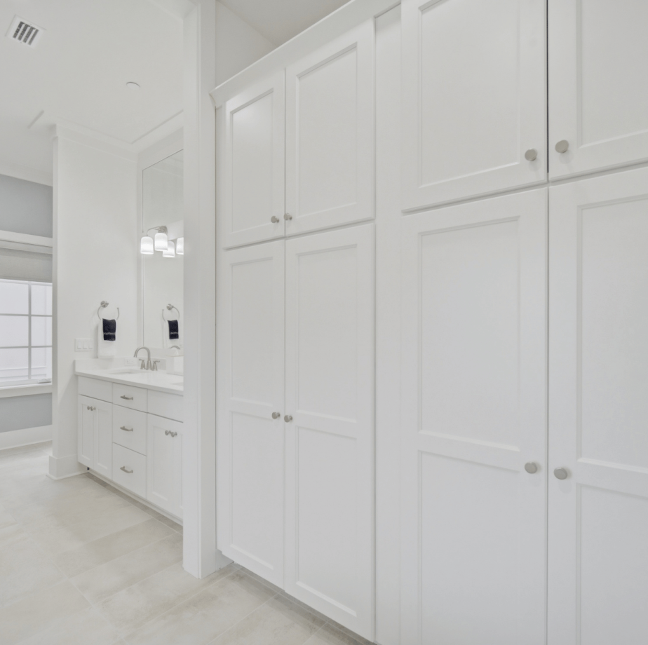 Cottage-18-3rd-fl-Master-closet